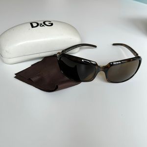 DOLCE & GABBANA sunglasses - tortoise frame - case/cleaning cloth included